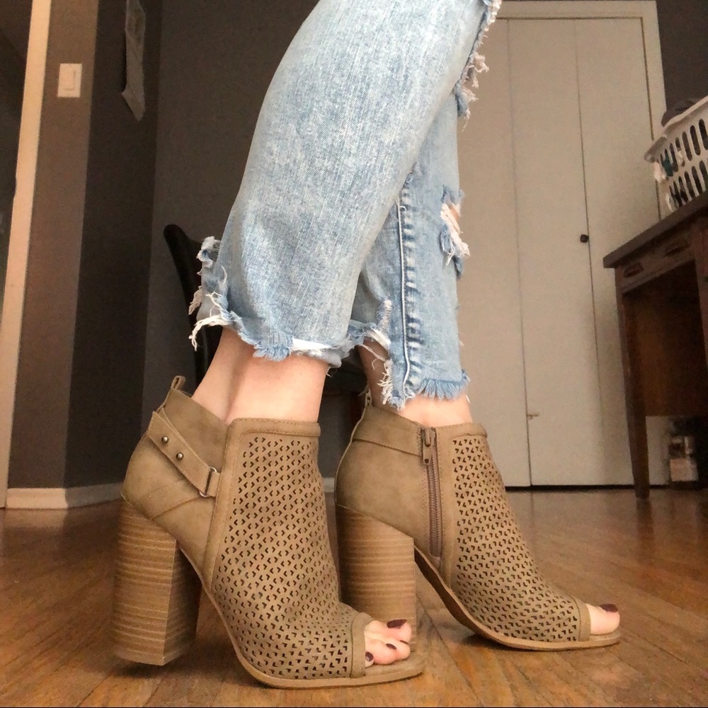 🛍 George Open Toed Bootie - Picture 3 of 6